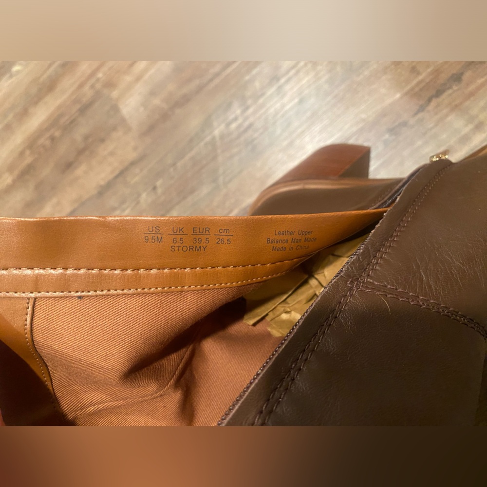 Classic Brown Leather Block Heel Mid-Calf Boots - Picture 9 of 11